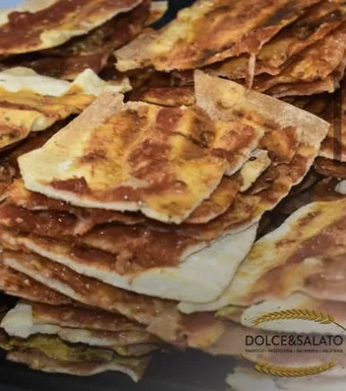 Pizza secca croccante a Mascalucia