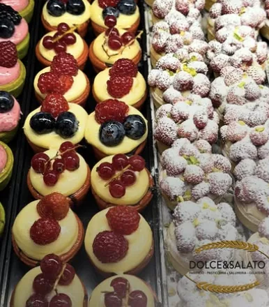 Tartellette alla frutta e bignè a Mascalucia